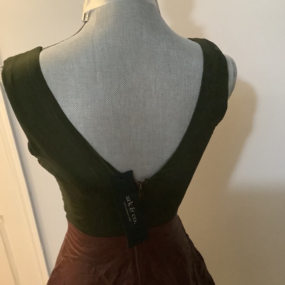 Dress - Picture 6 of 6